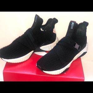 “Defy Mid Iridescent” Puma sneakers